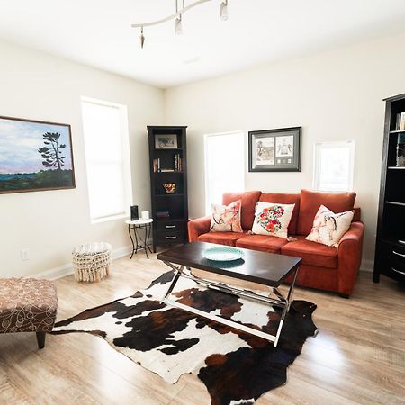 Spacious 3 Bedroom Apartment In Heart Of Niagara Thorold Exterior photo