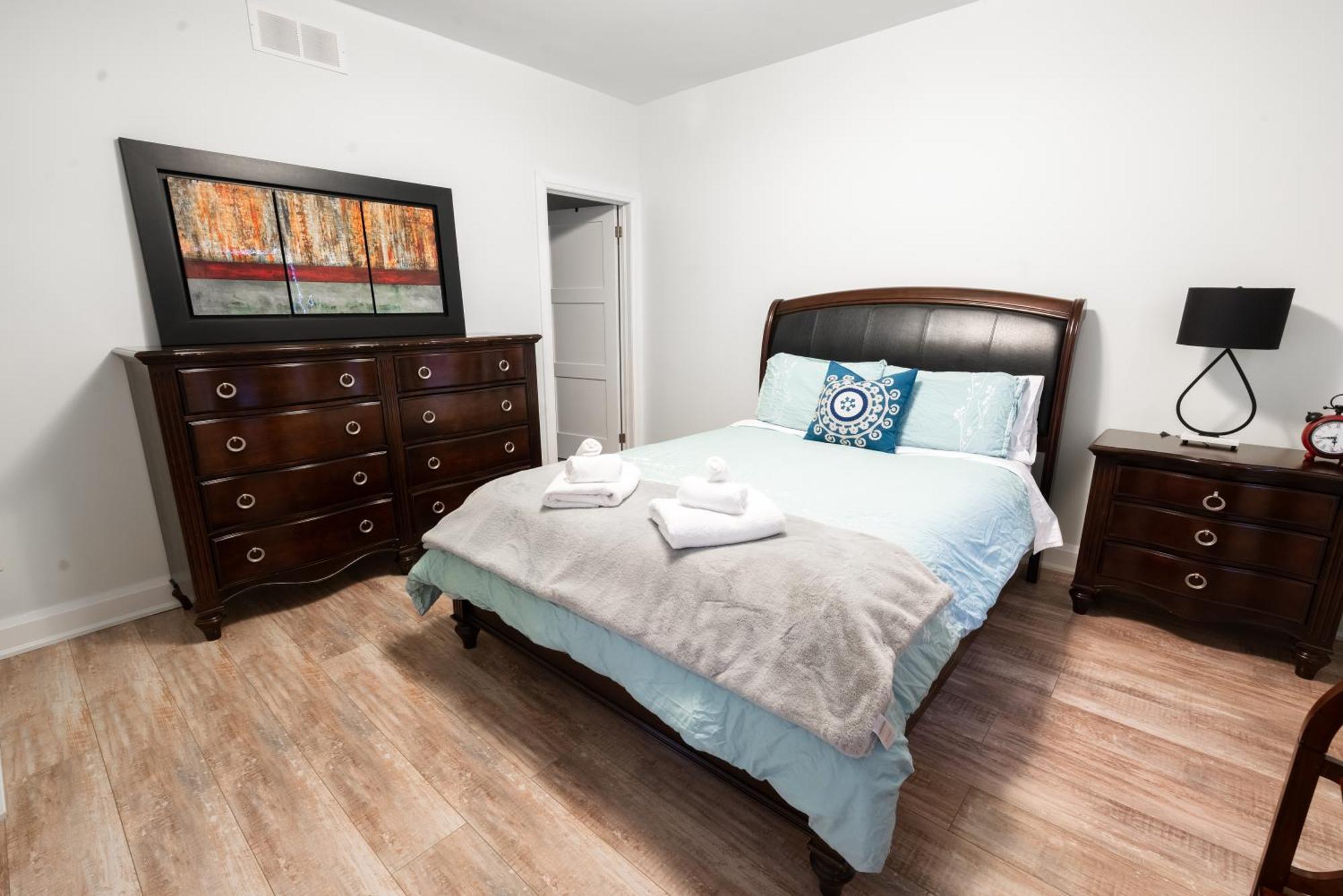 Spacious 3 Bedroom Apartment In Heart Of Niagara Thorold Exterior photo