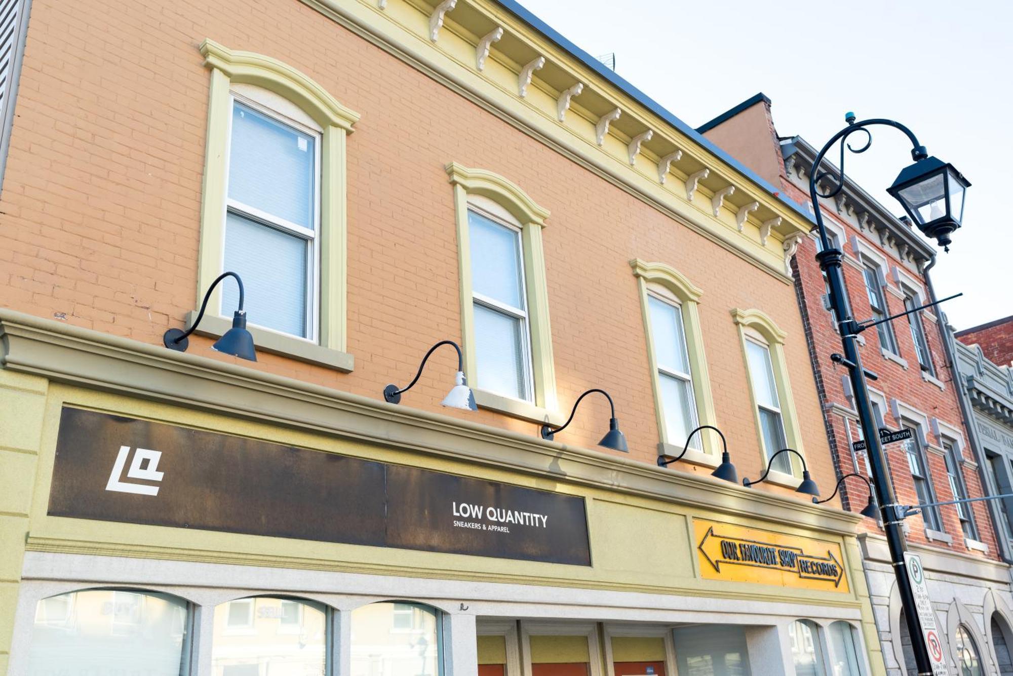 Spacious 3 Bedroom Apartment In Heart Of Niagara Thorold Exterior photo
