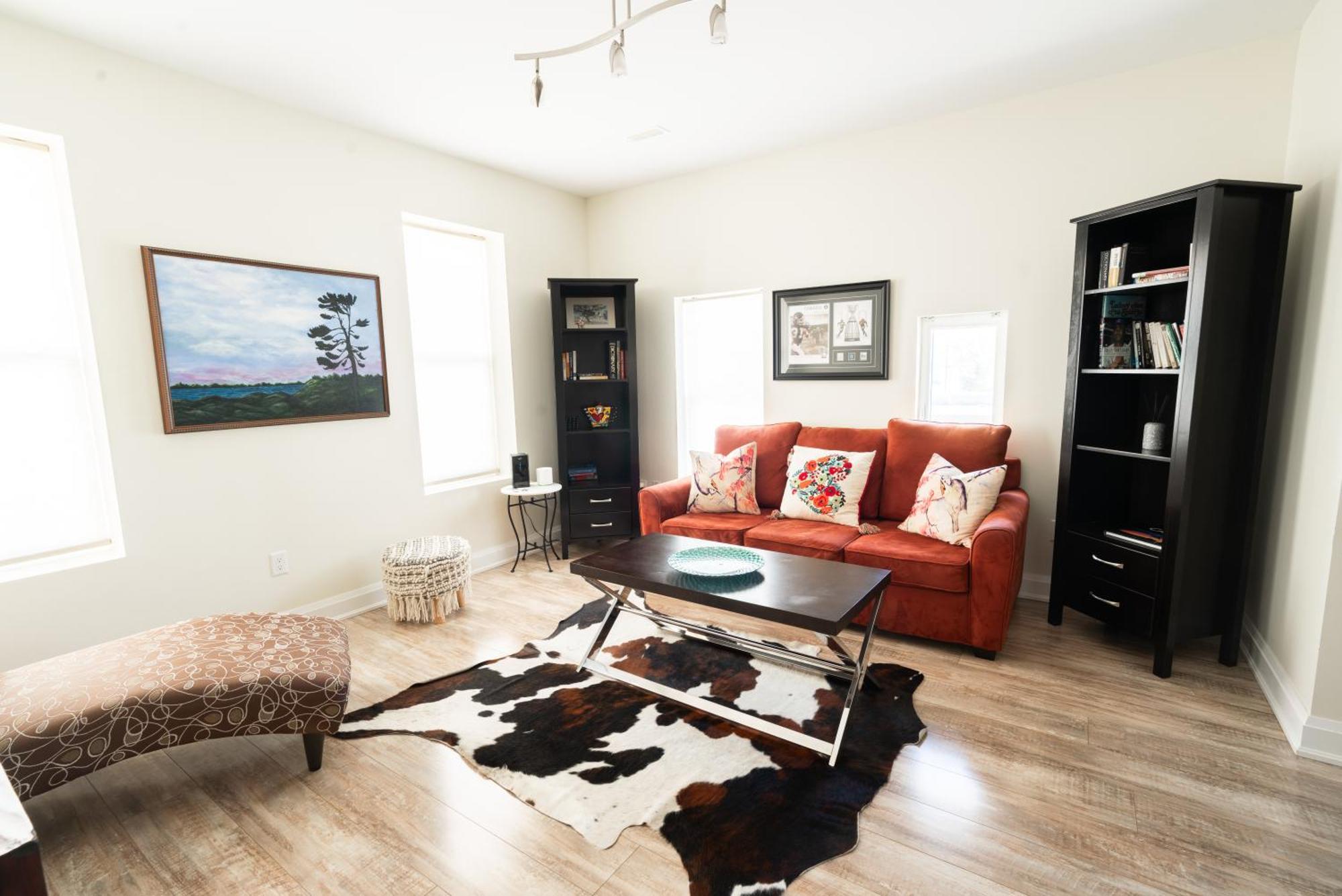 Spacious 3 Bedroom Apartment In Heart Of Niagara Thorold Exterior photo